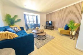 Modern 4-Storey Townhouse in Bournemouth, Sleeps 8